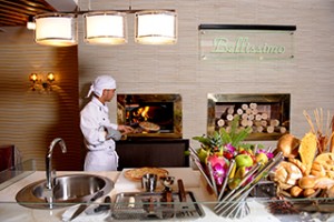 Vue du four à pizza au restaurant Bellissimo au Silk Path Hotel