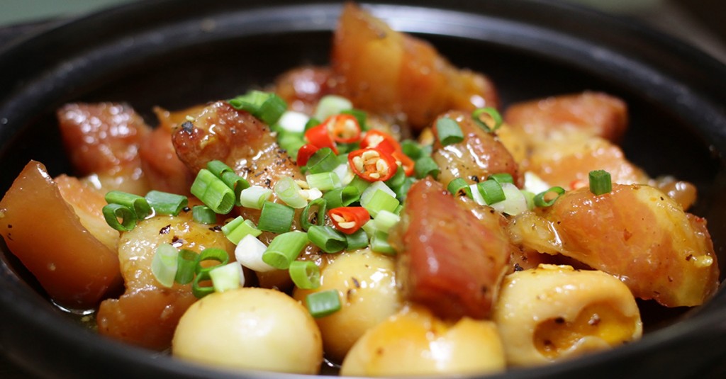 Porc au caramel avec œufs durs
